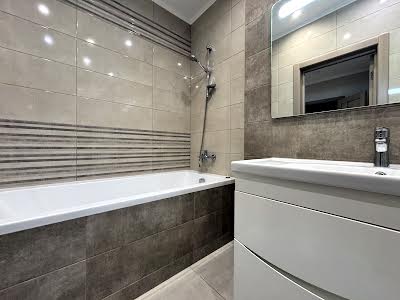 квартира за адресою Федора Ернста вул., 16а
