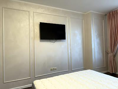квартира по адресу с. Софиевская борщаговка, Миру ул., 30