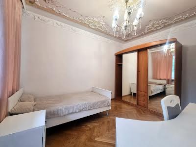 квартира по адресу Киев, Панаса Мирного ул., 11