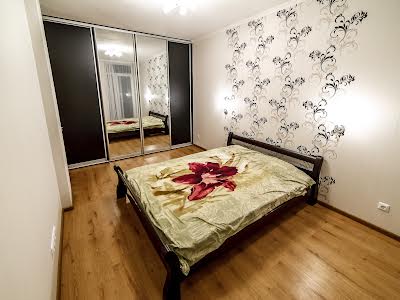 квартира за адресою Регенераторна вул., 4