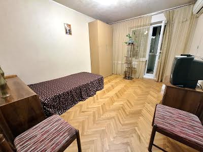 квартира по адресу Драгоманова ул., 25