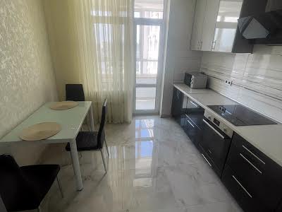 квартира за адресою Драгоманова вул., 10