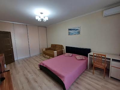 квартира за адресою Драгоманова вул., 31-Б