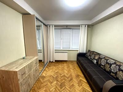 квартира за адресою Сергія Набоки пл., 2