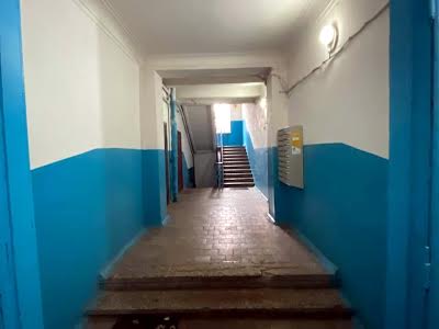 комерційна за адресою Київ, Гарматна вул., 33/1