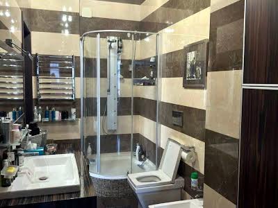 квартира по адресу Строителей ул., 30