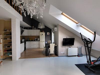 квартира за адресою Київ, Регенераторна вул., 4