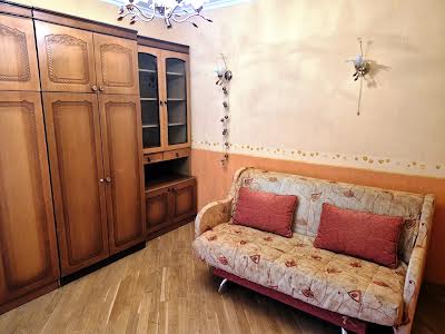 квартира за адресою Ревуцького вул., 44-Б