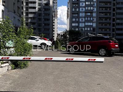 комерційна за адресою Андрія Верхогляда вул. (Михайла Драгомирова), 4