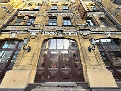 комерційна за адресою Велика Васильківська вул. (Червоноармійська), 1-3