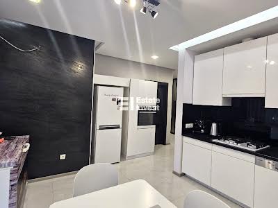 квартира по адресу Роганская ул., 130/4