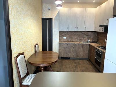 квартира за адресою Абрикосова вул., 14
