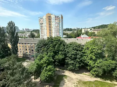 квартира за адресою Автозаводська вул., 93