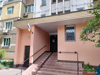 квартира за адресою Київ, Драгоманова вул., 40-Б