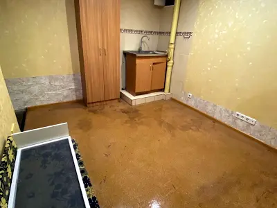 комерційна за адресою Леоніда Каденюка просп. (Юрія Гагаріна), 14