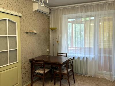 квартира за адресою Набережно-Хрещатицька вул., 33