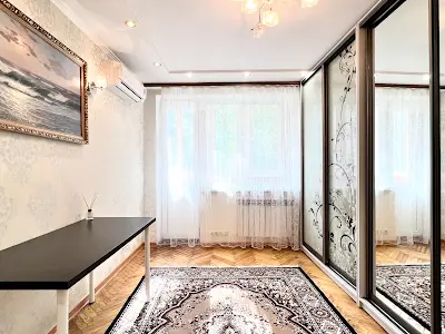 квартира за адресою Верховинна вул., 85