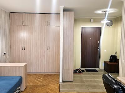 квартира по адресу Кловский спуск, 18