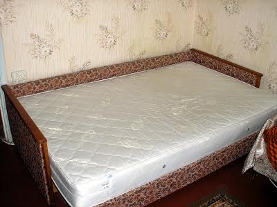 квартира за адресою Академіка Єфремова вул. (Командарма Уборевича), 13