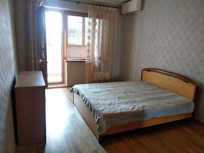 квартира за адресою Анни Ахматової вул., 19
