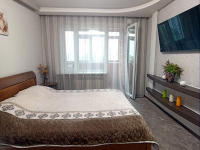 квартира за адресою Осіння вул., 13