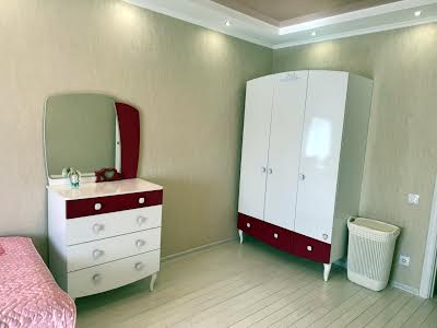 квартира за адресою Урлівська вул., 38