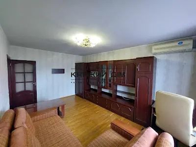 квартира за адресою Ревуцького вул., 44-Б