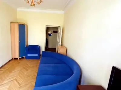 квартира за адресою Утьосова вул., 13