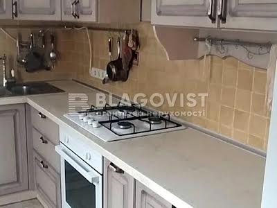будинок за адресою с. Требухів, Квітнева