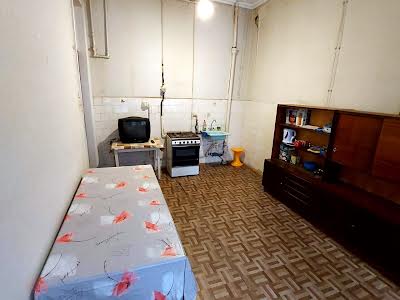 комерційна за адресою Заньковецької вул., 10