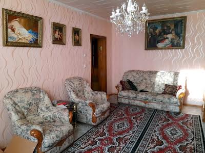 квартира за адресою Анни Ахматової вул., 15