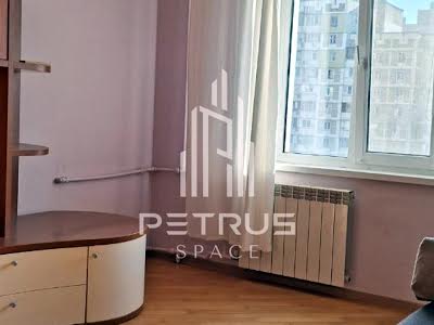 квартира за адресою Лариси Руденко вул., 9