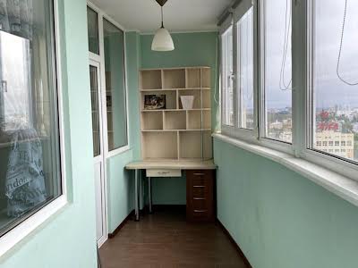 квартира за адресою Авіаконструктора Ігоря Сікорського вул. (Танкова), 1
