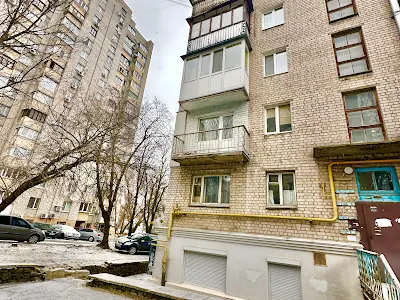 квартира за адресою Стадіонна вул., 21/1