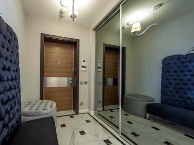 квартира за адресою Раїси Окіпної вул., 18