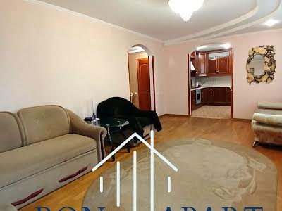 квартира за адресою Анни Ахматової вул., 43
