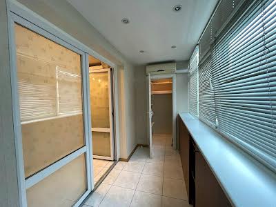 квартира за адресою Бориса Гмирі вул., 15