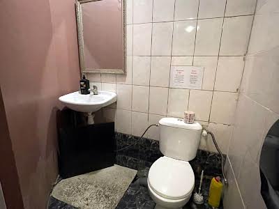 комерційна за адресою Зелена вул., 85
