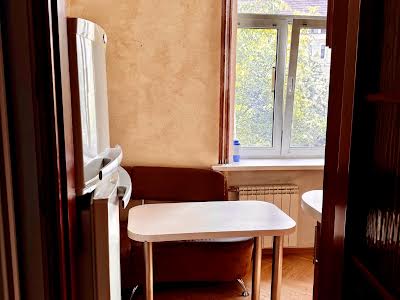 квартира по адресу Киев, Золотоворотская ул., 2