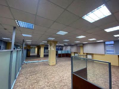 комерційна за адресою Біличанська вул., 44а