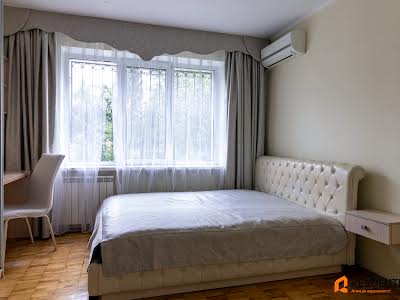 квартира за адресою Миколи Закревського вул., 13
