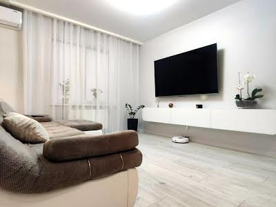 квартира за адресою Бишівська вул., 7