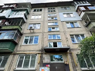 квартира по адресу Строителей ул., 16