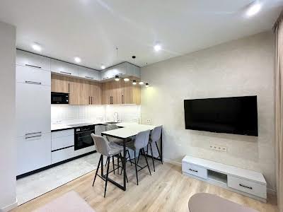 квартира за адресою Салютна вул., 2к8