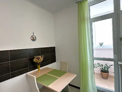 квартира за адресою Сім'ї Кульженків вул. (Петра Дегтяренка), 35