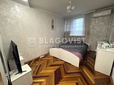 квартира за адресою Дніпровська набережна вул., 3