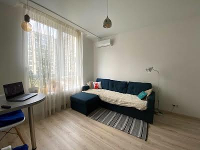 квартира за адресою Київ, Практична вул., 3