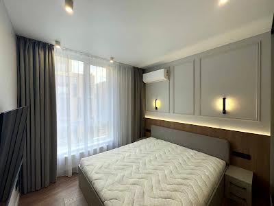 квартира за адресою Салютна вул., 2к20