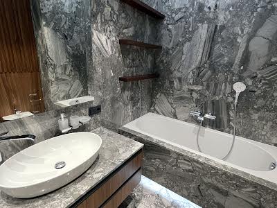 квартира за адресою Богдана Хмельницького вул., 58а