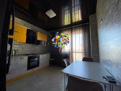 квартира за адресою Метрологічна вул., 15а
